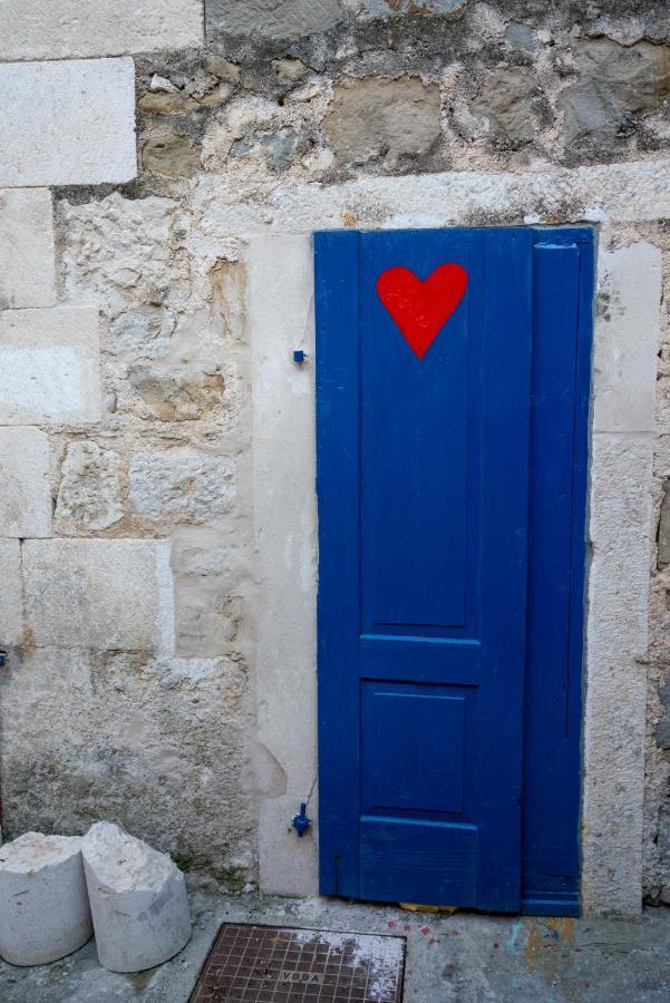 Old Town Makarska Apartments - Central Square Екстериор снимка