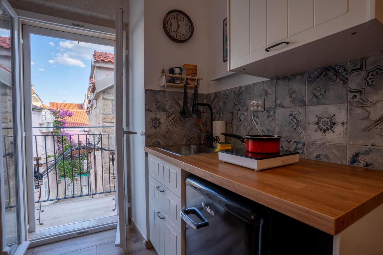 Old Town Makarska Apartments - Central Square Екстериор снимка